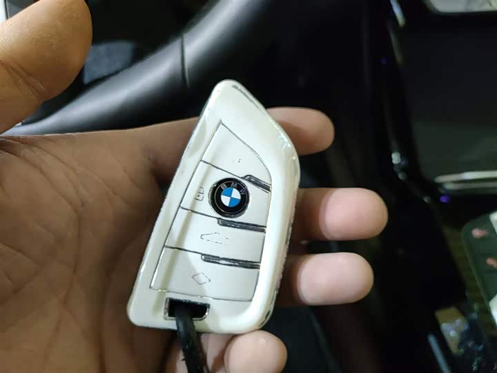 Фото 9 - BMW iX3