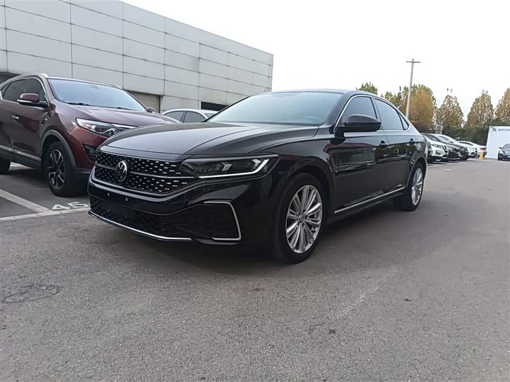 Фото 2 - Volkswagen Passat