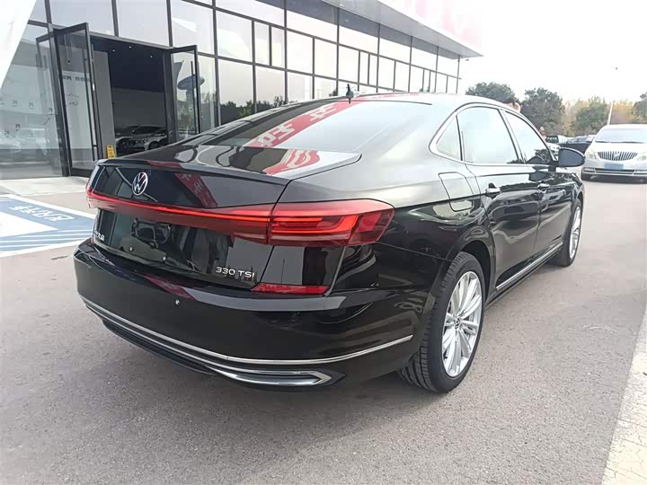 Фото 7 - Volkswagen Passat