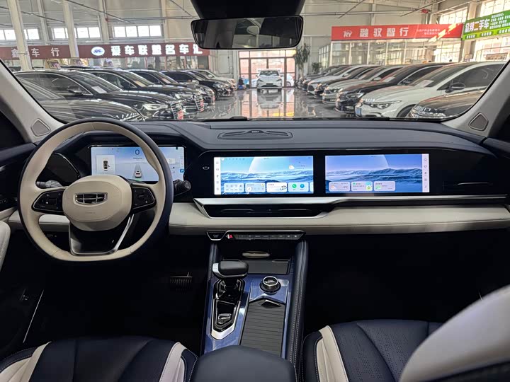 Фото 14 - Geely Monjaro