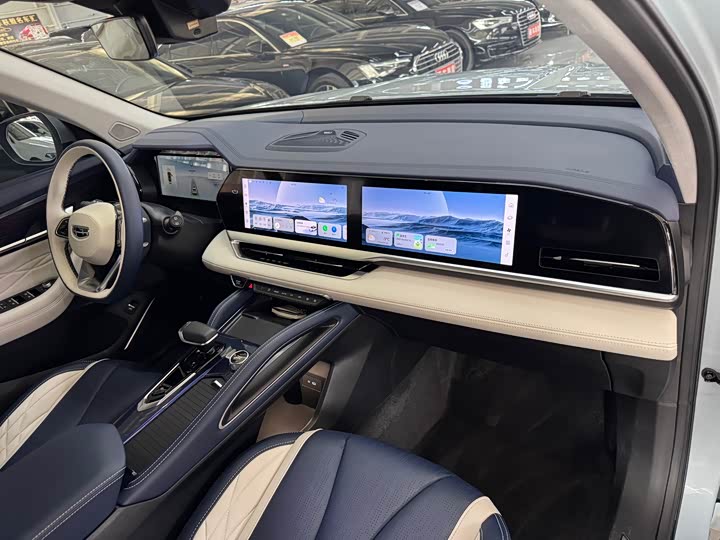 Фото 16 - Geely Monjaro