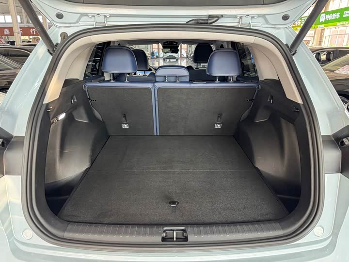 Фото 18 - Geely Monjaro