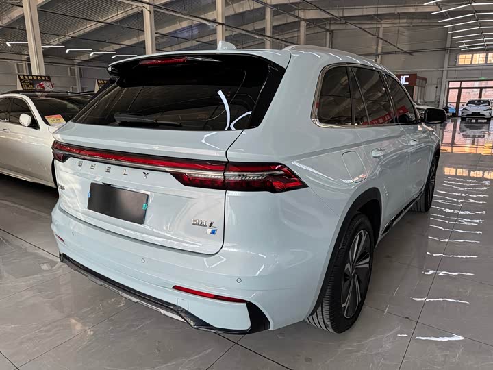 Фото 4 - Geely Monjaro