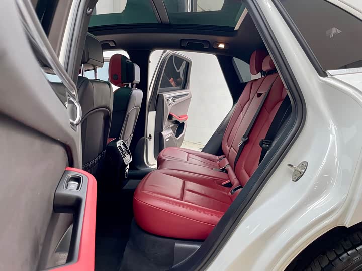 Фото 12 - Porsche Macan