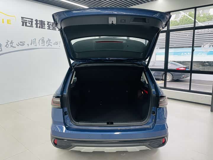 Фото 12 - Volkswagen Tharu