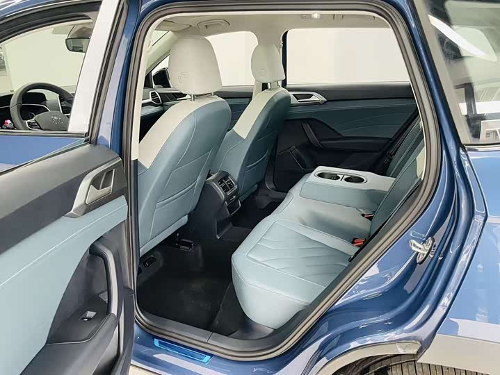 Фото 8 - Volkswagen Tharu