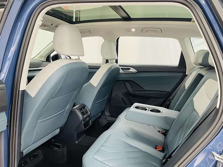 Фото 9 - Volkswagen Tharu