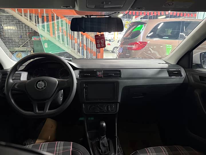 Фото 9 - Volkswagen Santana