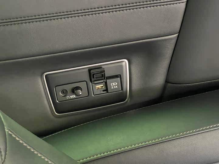 Фото 22 - Lexus LM