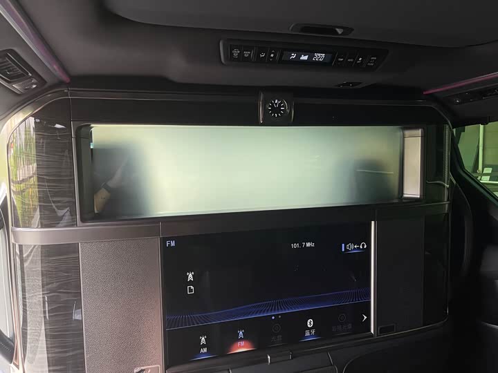 Фото 35 - Lexus LM