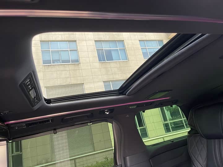 Фото 40 - Lexus LM