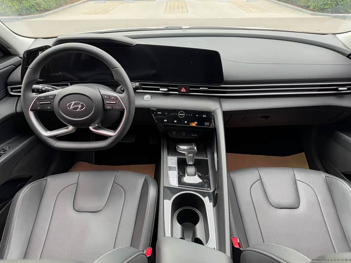 Фото 12 - Hyundai Elantra N line