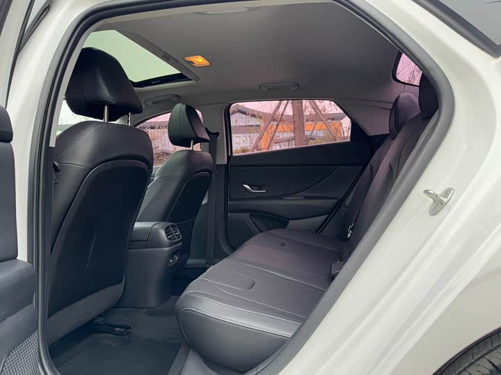 Фото 19 - Hyundai Elantra N line