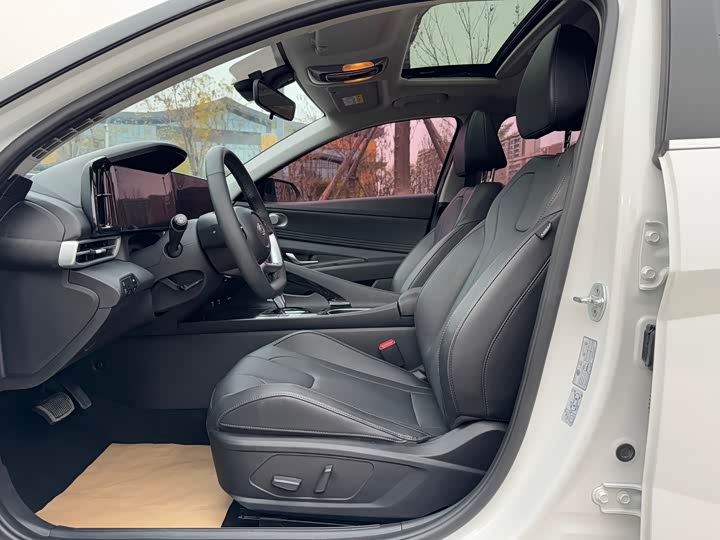 Фото 8 - Hyundai Elantra N line