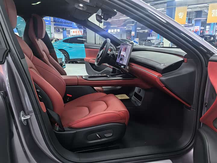 Фото 15 - Xiaomi SU7