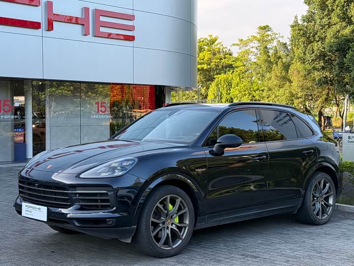 Фото 1 - Porsche Cayenne Hybrid