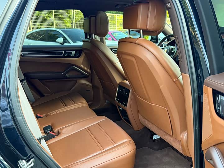 Фото 8 - Porsche Cayenne Hybrid