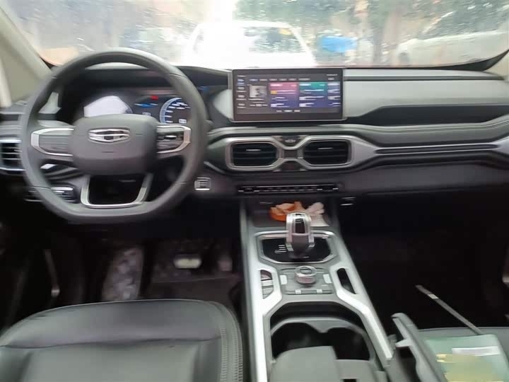 Фото 13 - Geely Okavango