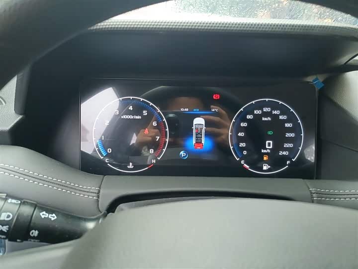 Фото 4 - Geely Okavango