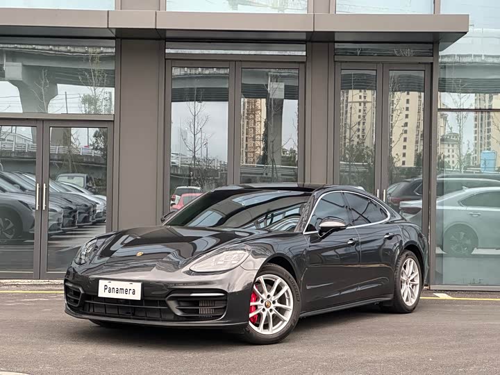 Фото 1 - Porsche Panamera