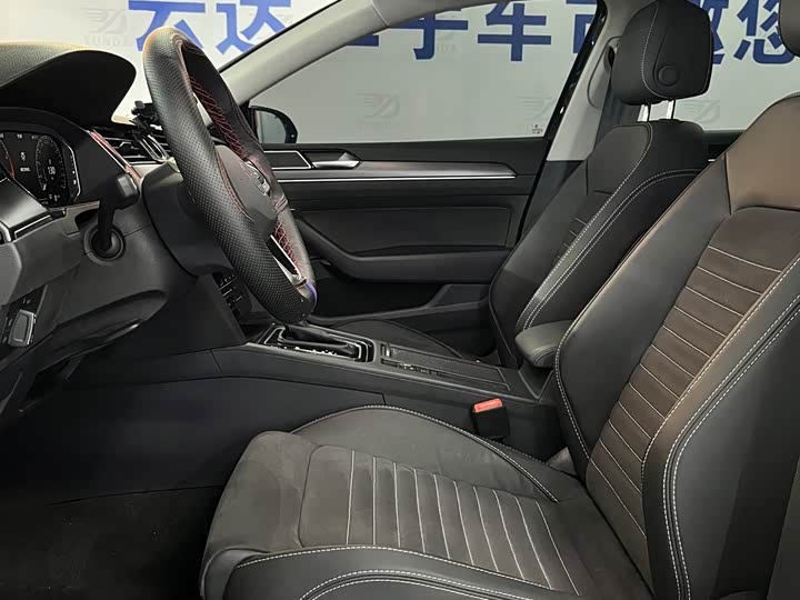 Фото 10 - Volkswagen Magotan