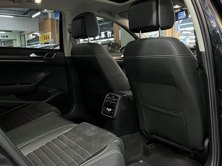 Фото 13 - Volkswagen Magotan