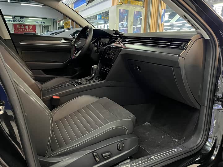 Фото 14 - Volkswagen Magotan