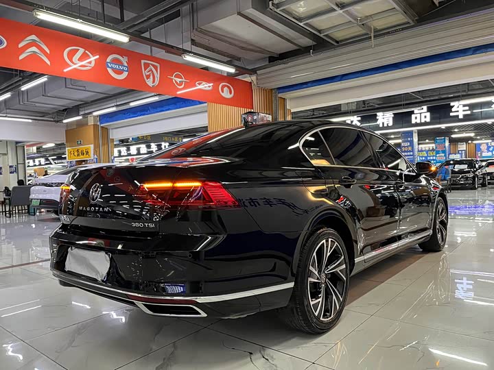 Фото 5 - Volkswagen Magotan