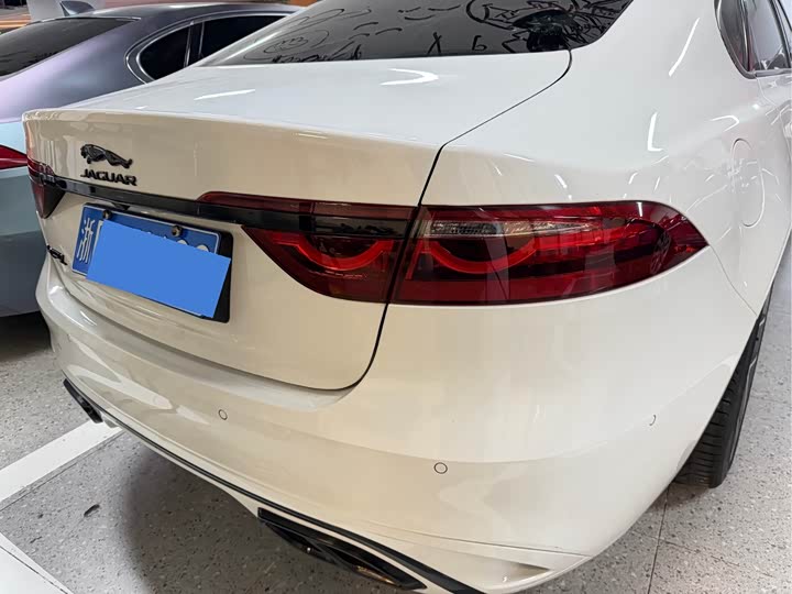 Фото 13 - Jaguar XF L