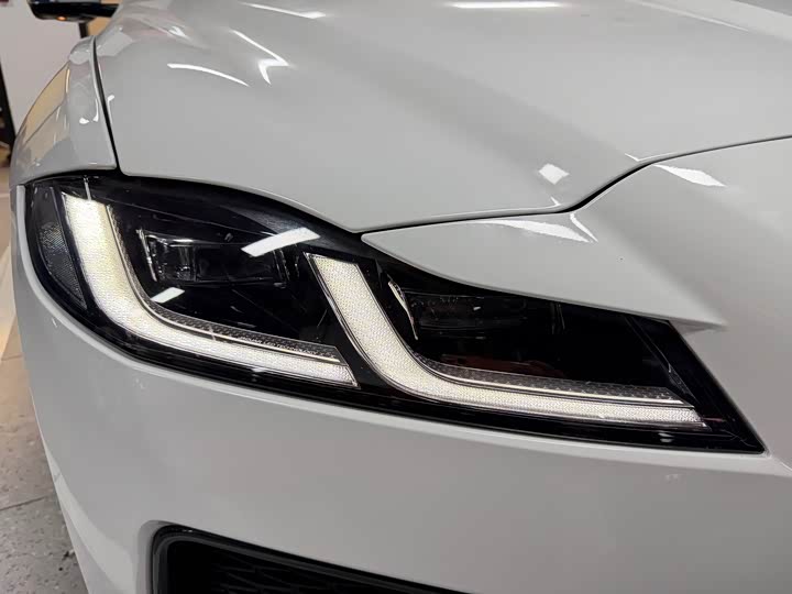 Фото 5 - Jaguar XF L