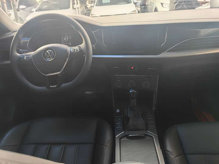 Фото 10 - Volkswagen Passat