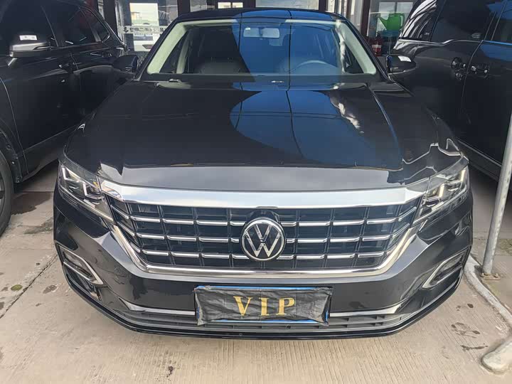 Фото 2 - Volkswagen Passat