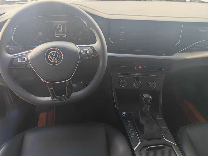 Фото 7 - Volkswagen Passat