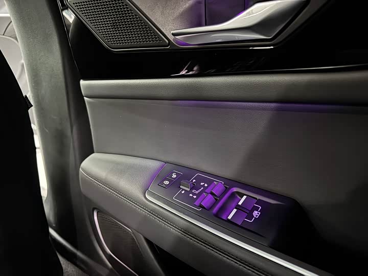 Фото 17 - Jaguar XE L