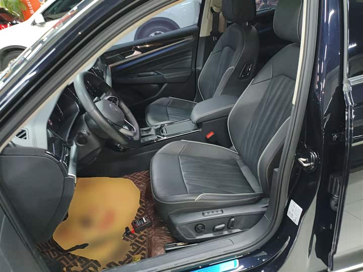 Фото 15 - Volkswagen Passat