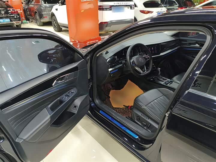 Фото 16 - Volkswagen Passat