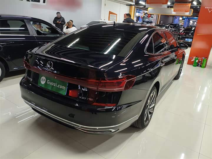 Фото 7 - Volkswagen Passat