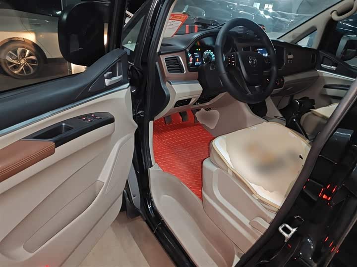 Фото 16 - Dongfeng Forthing Lingzhi M5