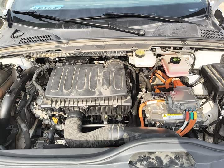 Фото 11 - BYD Tang Hybrid/EV