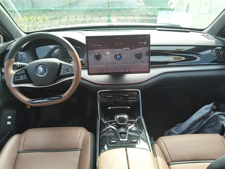 Фото 13 - BYD Tang Hybrid/EV