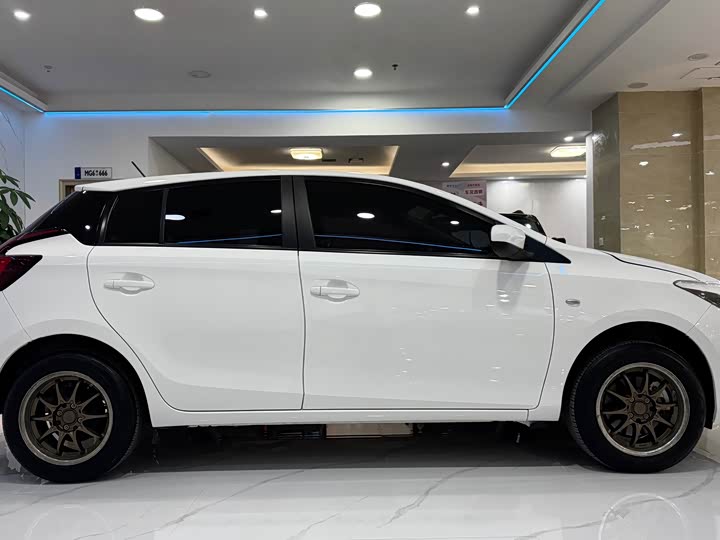 Фото 3 - Toyota Vios FS