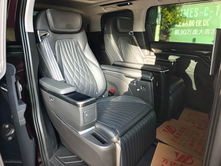 Фото 14 - Maxus G90