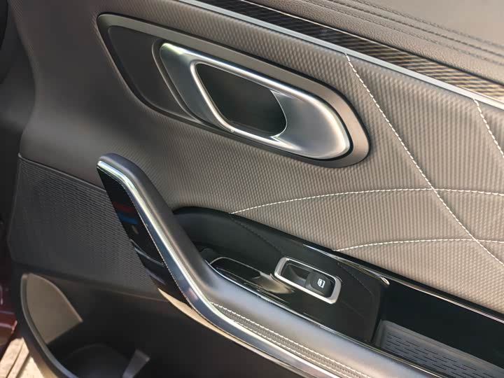 Фото 20 - Maxus G90