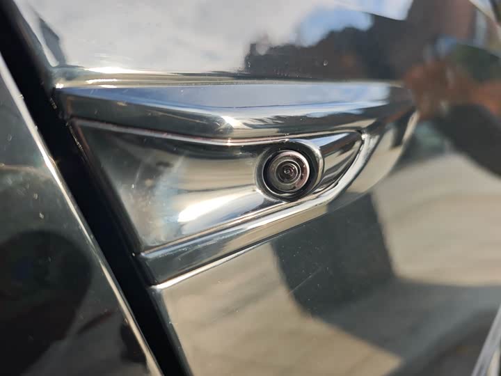 Фото 27 - Maxus G90