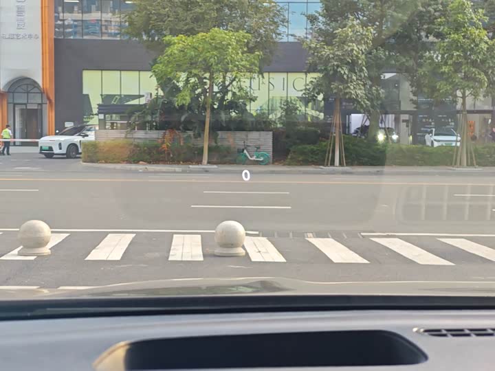 Фото 31 - Maxus G90