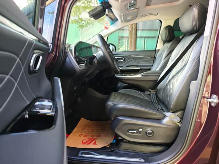 Фото 8 - Maxus G90