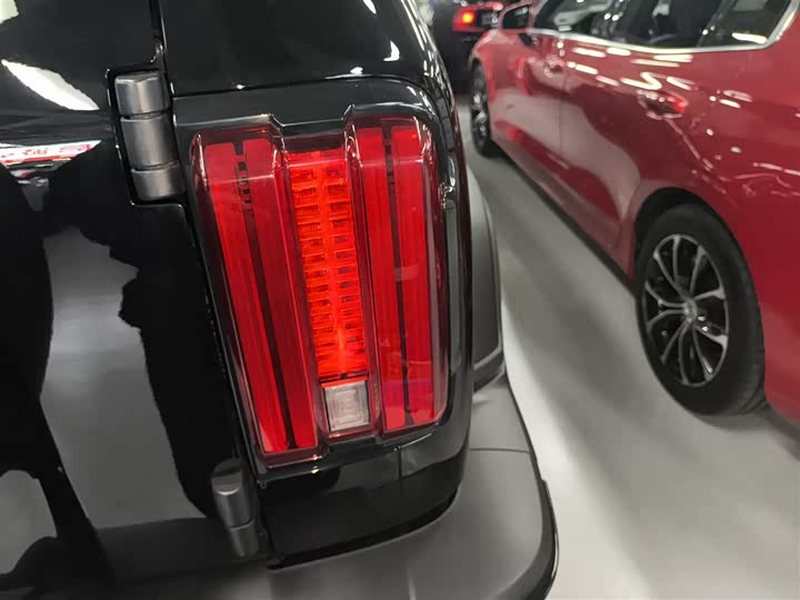 Фото 8 - Tank 300