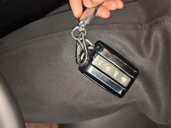 Фото 9 - Tank 300