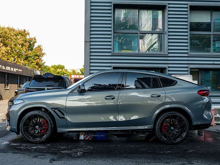 Фото 4 - BMW X6 M