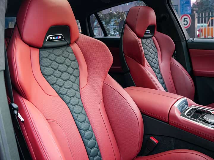 Фото 8 - BMW X6 M